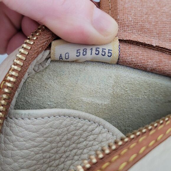 Dooney & Bourke Camera Zip Top Crossbody Bag Leather Cream Beige Brown - Picture 15 of 15